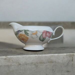 Fine China Gravy‎ Boat